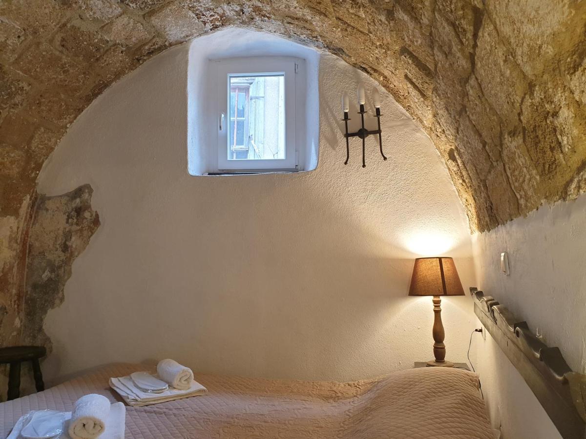 Chris Αpartments Old Town Apartment Rhodes City Bagian luar foto