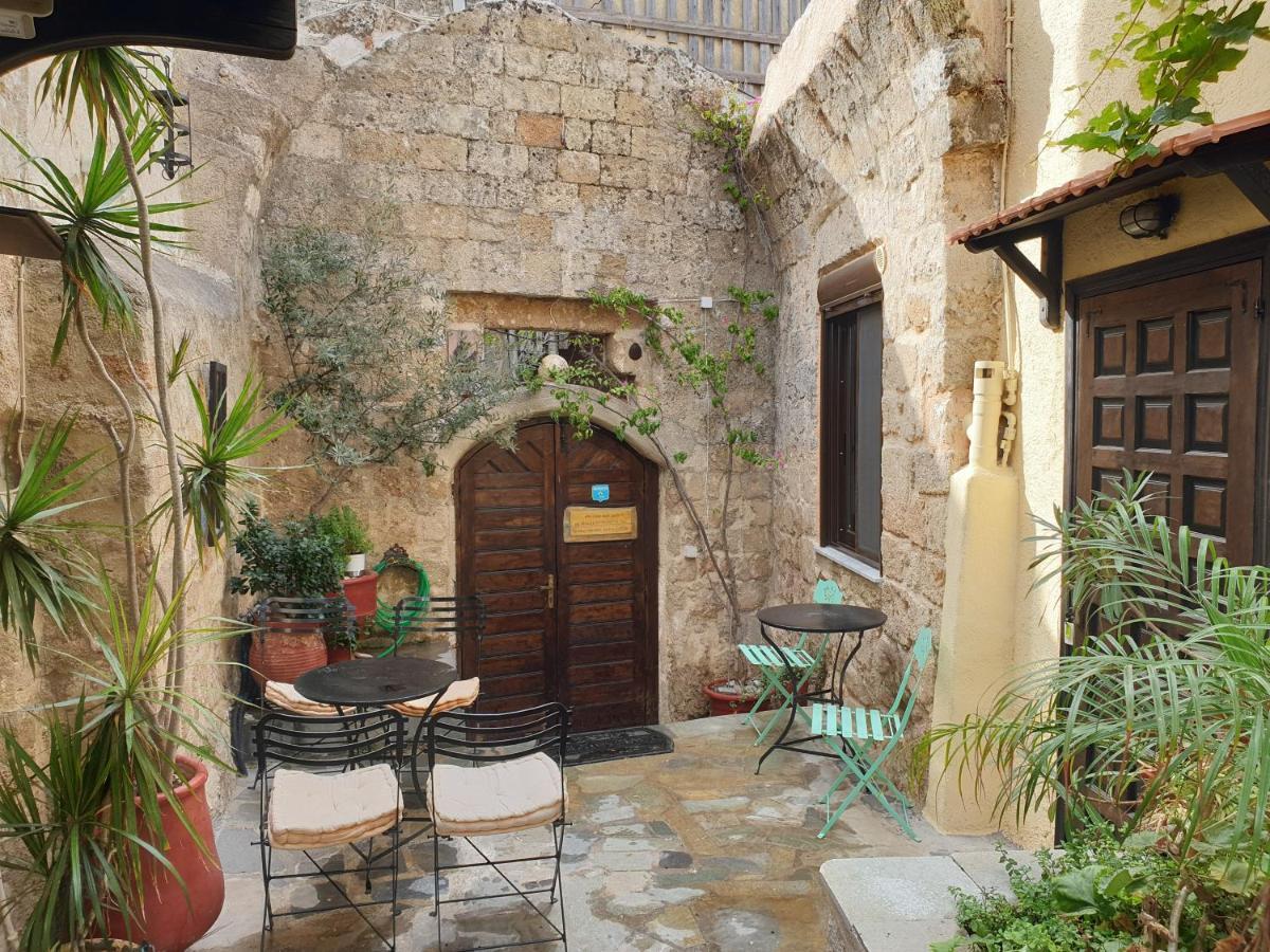 Chris Αpartments Old Town Apartment Rhodes City Bagian luar foto