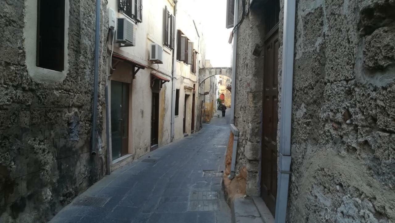 Chris Αpartments Old Town Apartment Rhodes City Bagian luar foto
